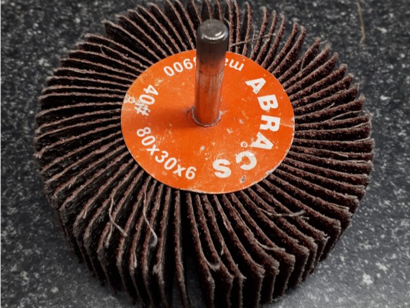spindle-mounted-flap-wheel-40-grit-1.jpg